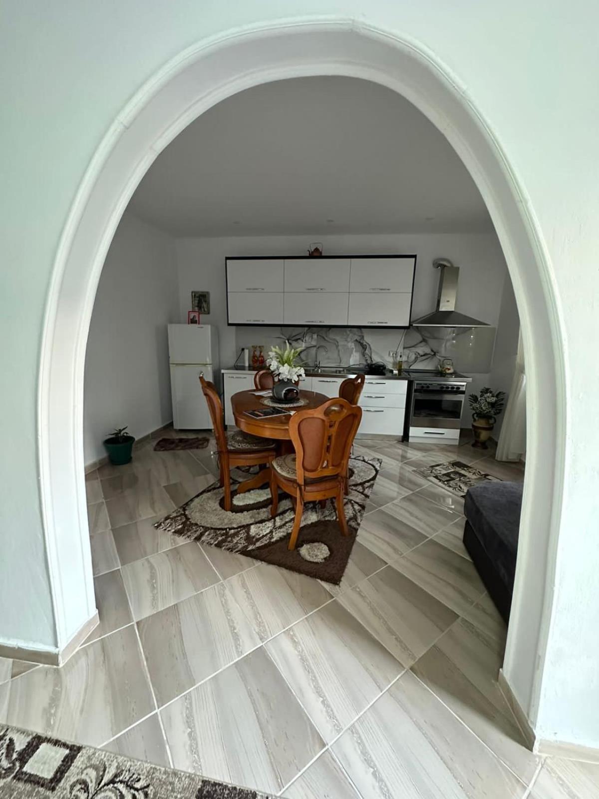 Guesthouse Albi Berat Exterior photo
